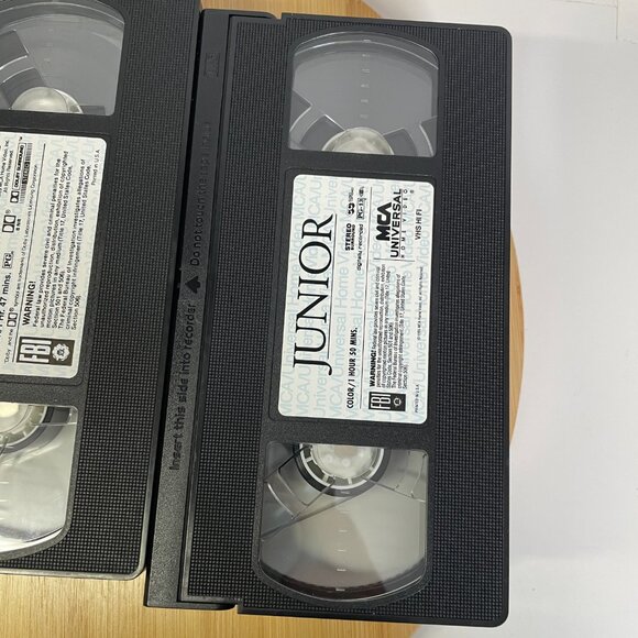 Lot of 3 Arnold Schwarzenegger Comedy VHS Tapes Kindergarten Cop Twins Junior - Picture 4 of 6